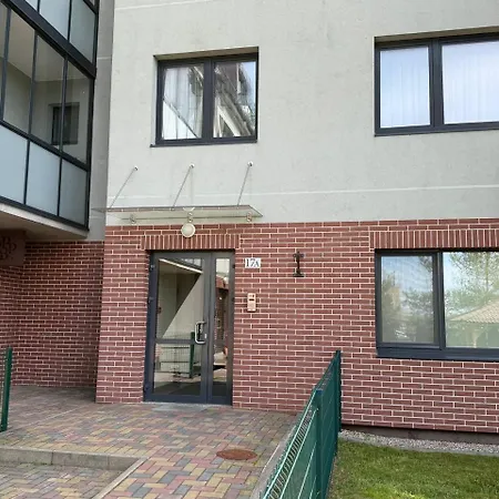 Forest Free Parking